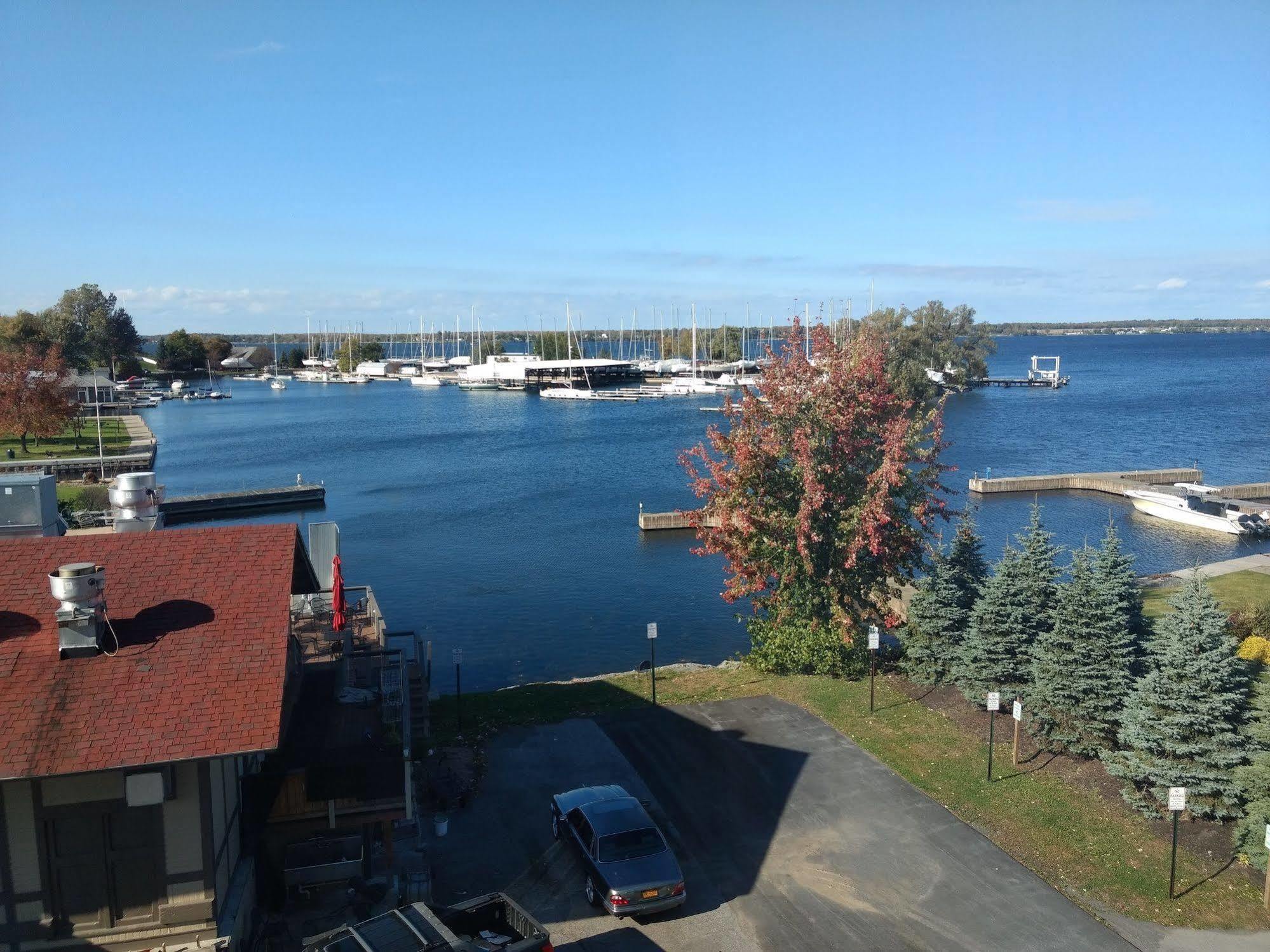 Harbor House Inn Sackets Harbor Dış mekan fotoğraf